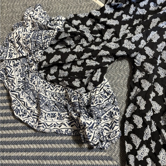 Beautiful Blue and White Flowy Long Sleeve Blouse - Picture 4 of 13